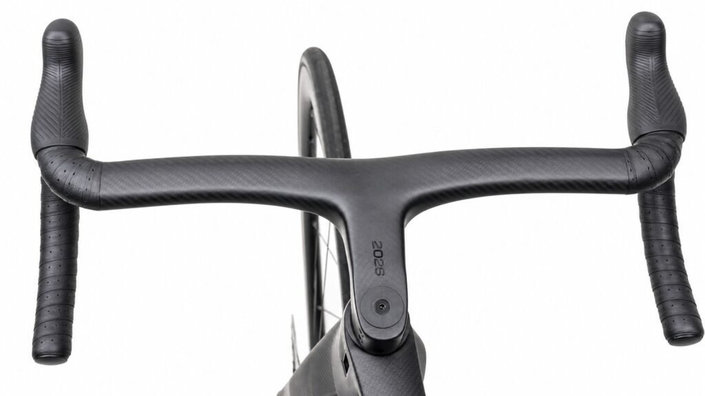 Aero cockpit showing a one-piece handlebar and stem unit with hidden internal cable routing