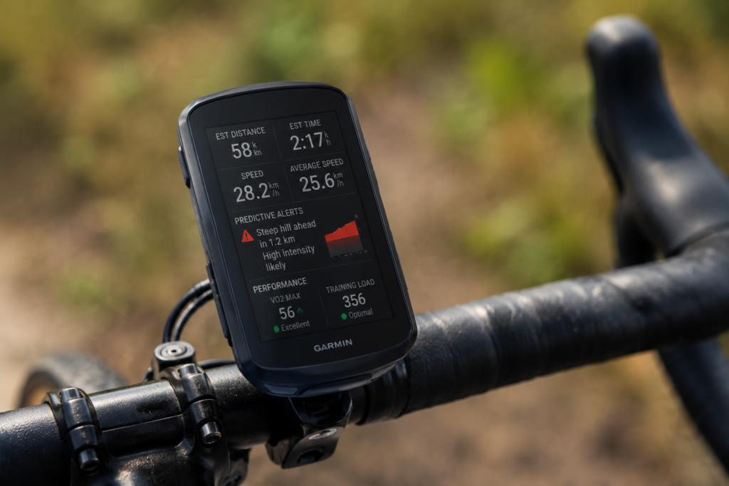 Smart cycling computer with predictive alerts and connected performance analytics